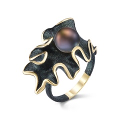 Кольцо серебряное с жемчугом, эмалью и позолотой